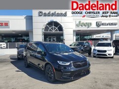 2026 Chrysler Pacifica Limited Passenger Van