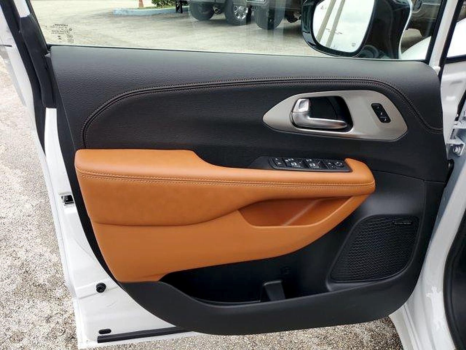 2026 Chrysler Pacifica Pinnacle - Photo 10