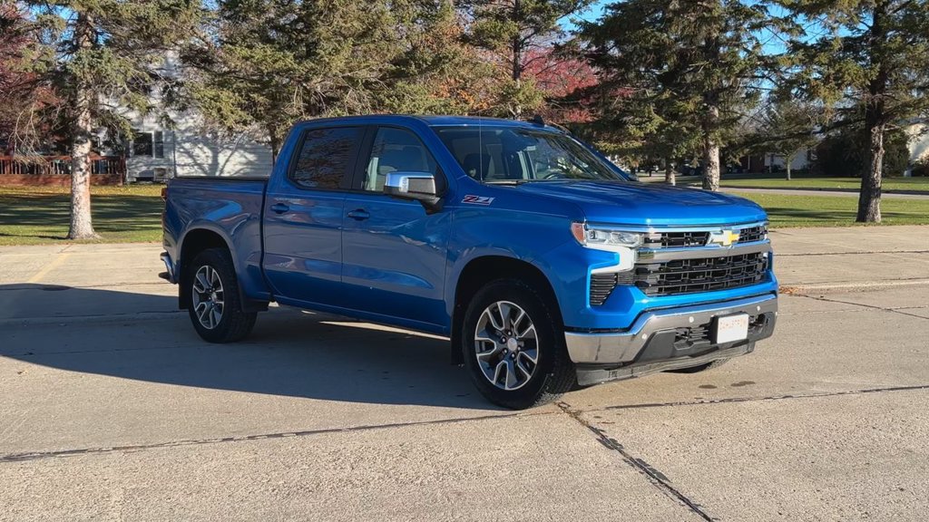 Used 2024 Chevrolet Silverado 1500 LT with VIN 1GCUDDED2RZ186660 for sale in Oslo, Minnesota