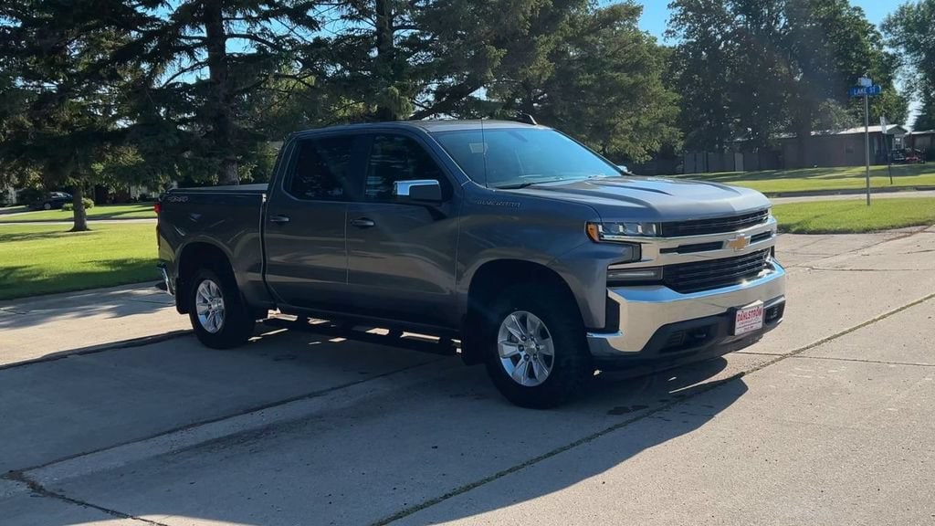 Used 2019 Chevrolet Silverado 1500 LT with VIN 3GCUYDED2KG126114 for sale in Oslo, Minnesota