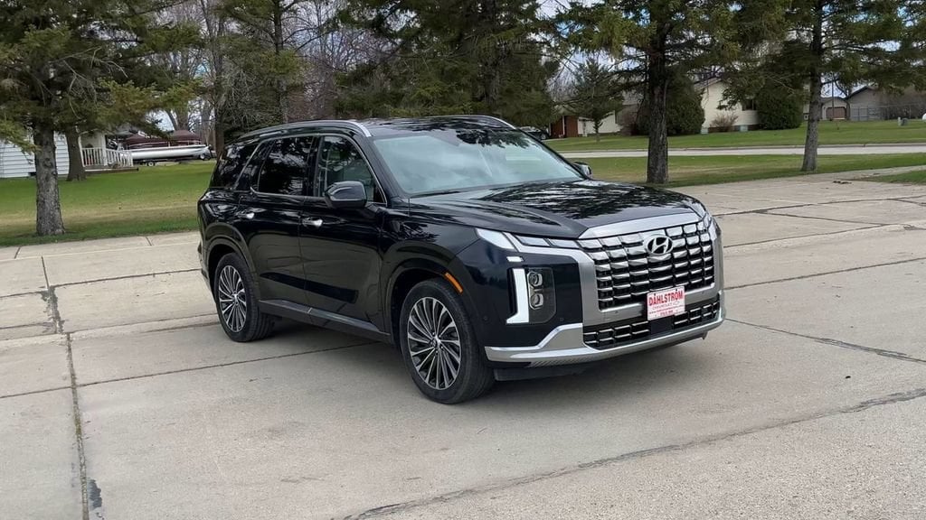 Used 2023 Hyundai Palisade Calligraphy with VIN KM8R7DGE9PU637477 for sale in Oslo, Minnesota