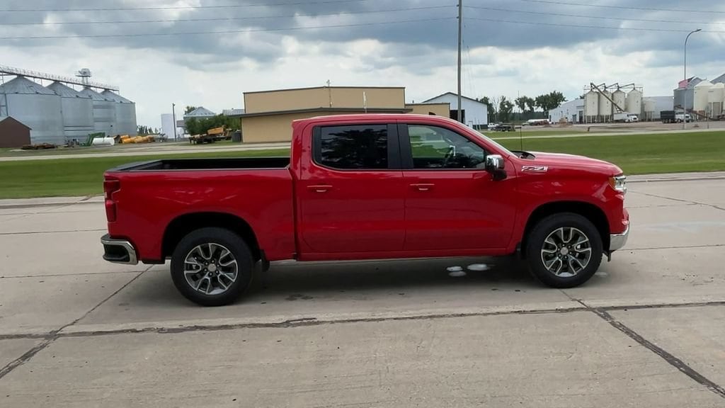 2026 Chevrolet Silverado 1500 LT - Photo 9