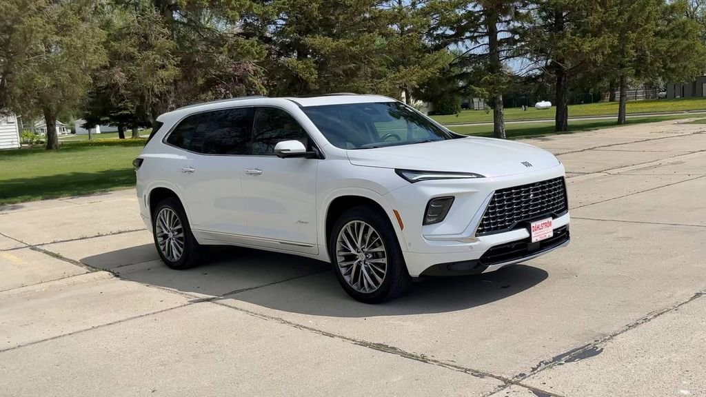 Used 2025 Buick Enclave Avenir with VIN 5GAEVCRS6SJ102558 for sale in Oslo, Minnesota