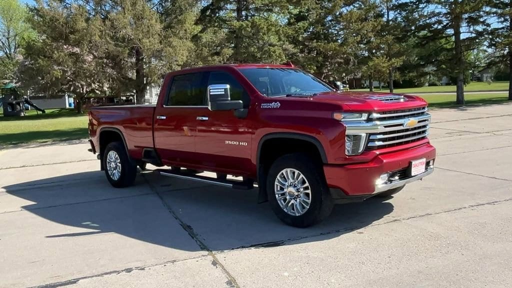 Used 2021 Chevrolet Silverado 3500HD High Country with VIN 1GC4YVEY5MF279700 for sale in Oslo, Minnesota