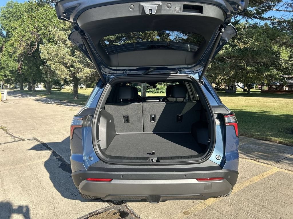 2027 Chevrolet Equinox LT - Photo 23