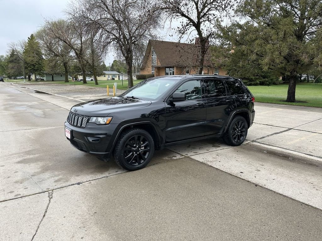 2019 Jeep Grand Cherokee Altitude 4WD's photo