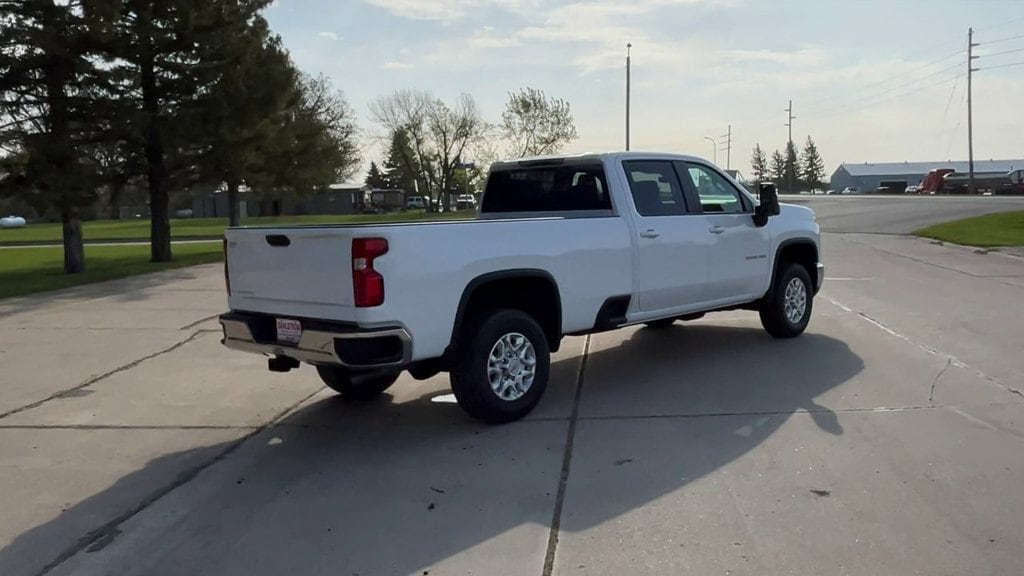 2026 Chevrolet Silverado 3500HD LT - Photo 8