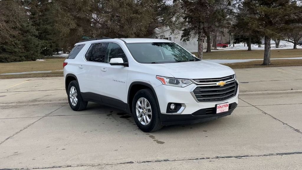 Used 2019 Chevrolet Traverse 1LT with VIN 1GNEVGKW9KJ301226 for sale in Oslo, MN
