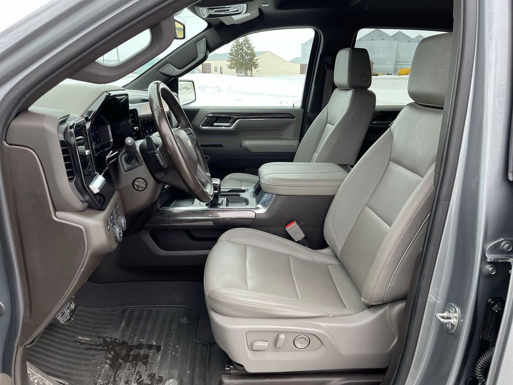 2023 Chevrolet Silverado 1500 LTZ - Photo 12