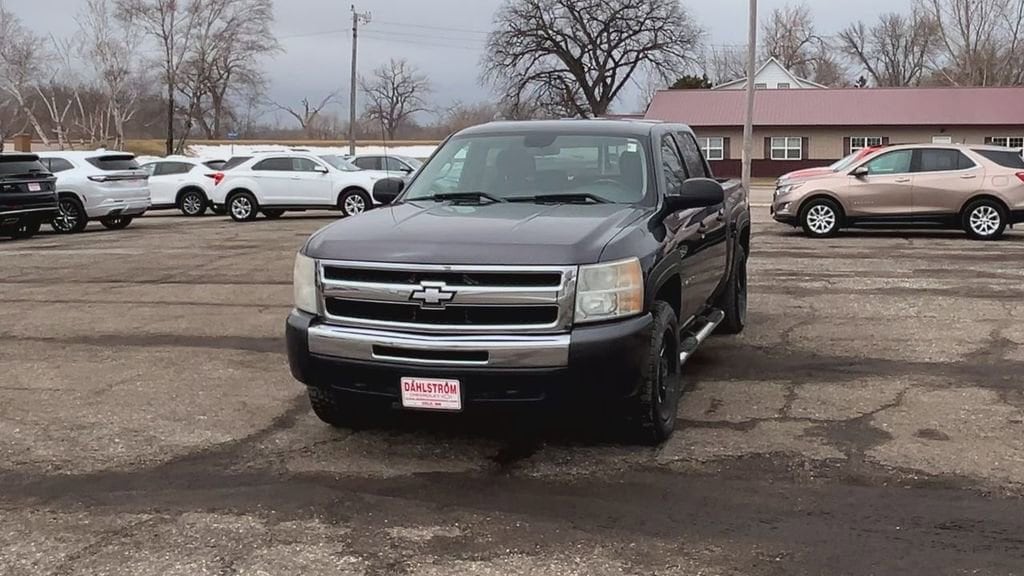 Used 2011 Chevrolet Silverado 1500 LT with VIN 3GCPKSEAXBG107884 for sale in Oslo, Minnesota