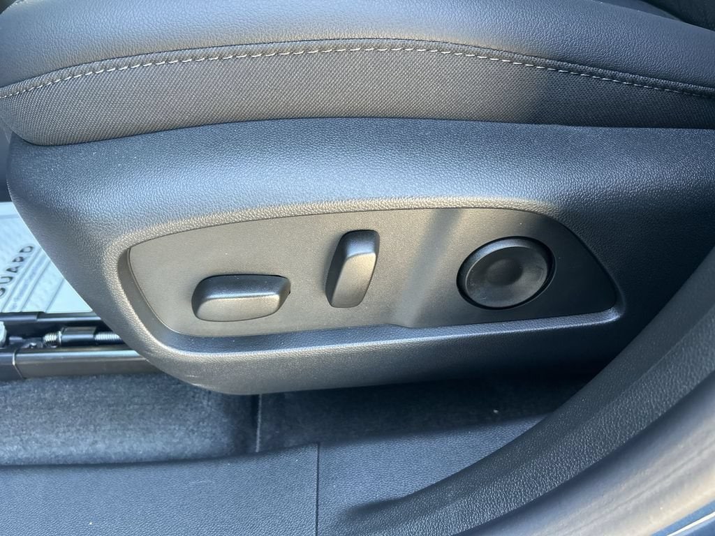 2027 Chevrolet Equinox LT - Photo 12