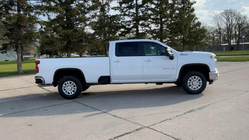 2026 Chevrolet Silverado 3500HD LT - Photo 9