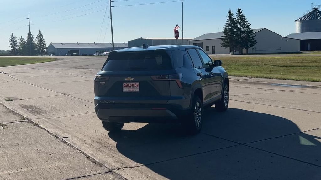 2027 Chevrolet Equinox LT - Photo 8