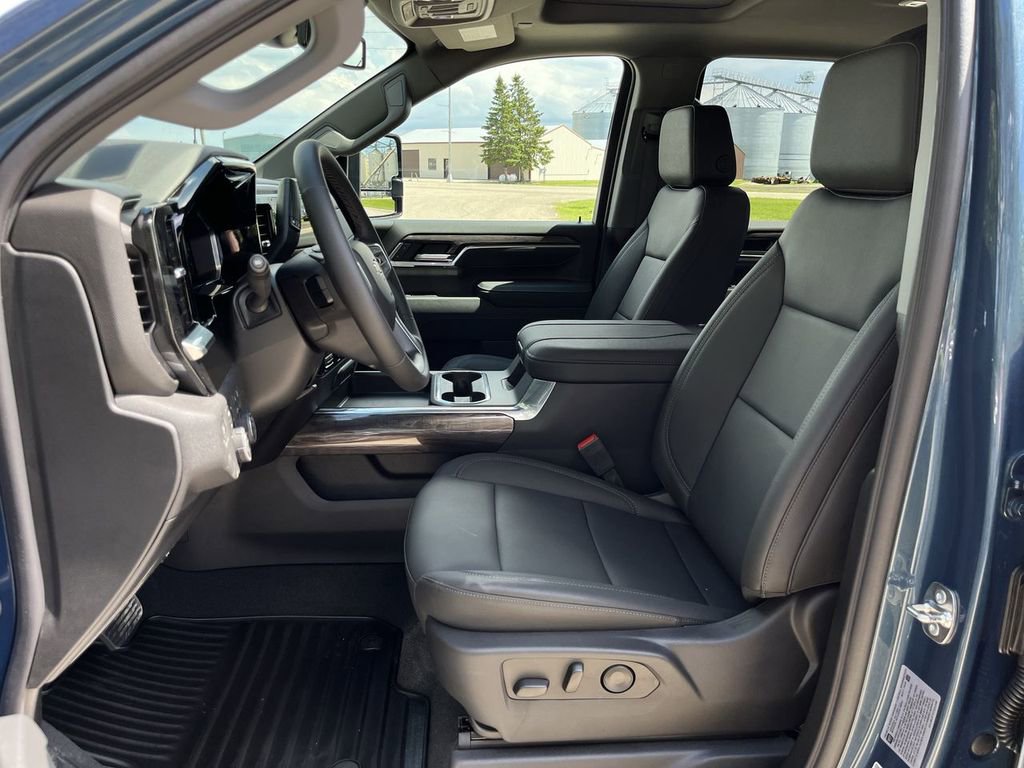2026 Chevrolet Silverado 3500 HD LTZ - Photo 11