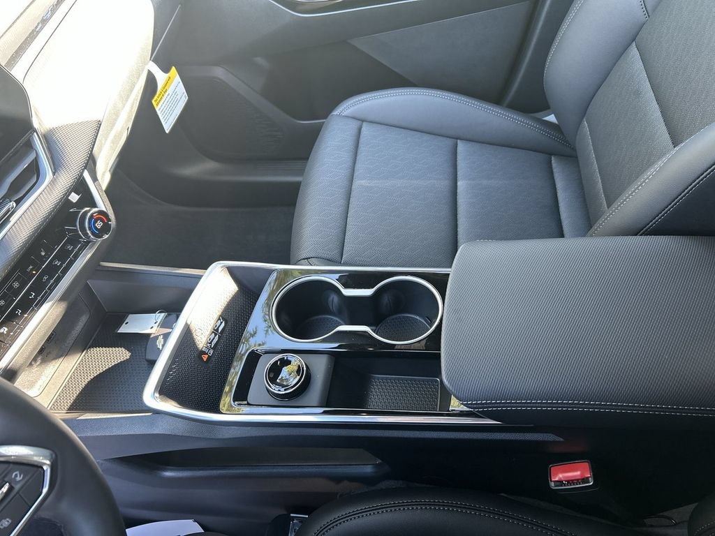 2027 Chevrolet Equinox LT - Photo 21