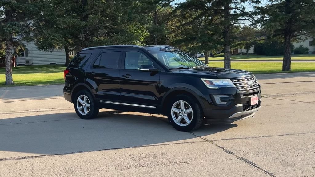 Used 2017 Ford Explorer XLT with VIN 1FM5K8D8XHGD27499 for sale in Oslo, Minnesota
