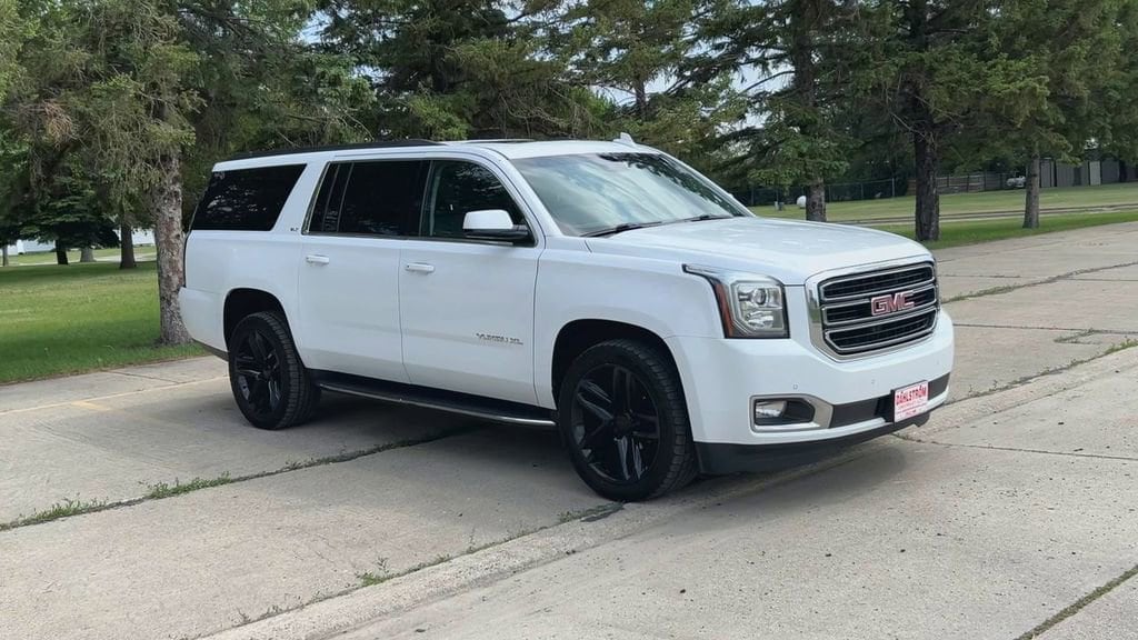 Used 2019 GMC Yukon XL SLT with VIN 1GKS2GKC8KR185713 for sale in Oslo, Minnesota