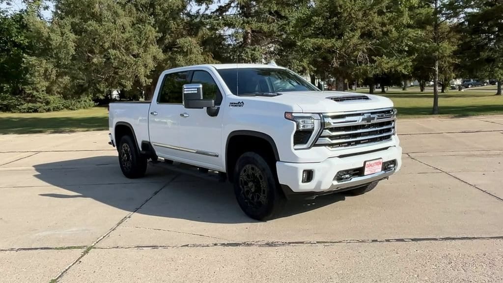 Used 2024 Chevrolet Silverado 2500HD High Country with VIN 2GC4YREY2R1125774 for sale in Oslo, Minnesota
