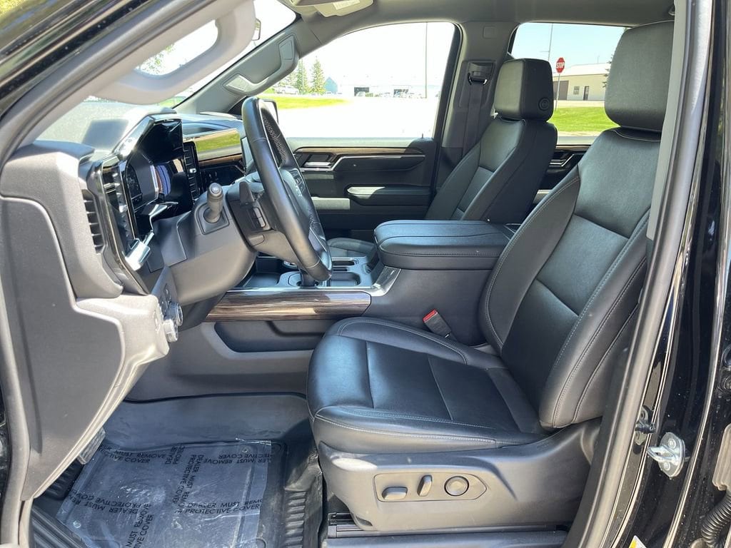 2023 Chevrolet Silverado 1500 RST - Photo 11