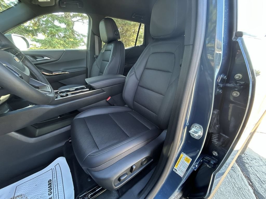2027 Chevrolet Equinox LT - Photo 11