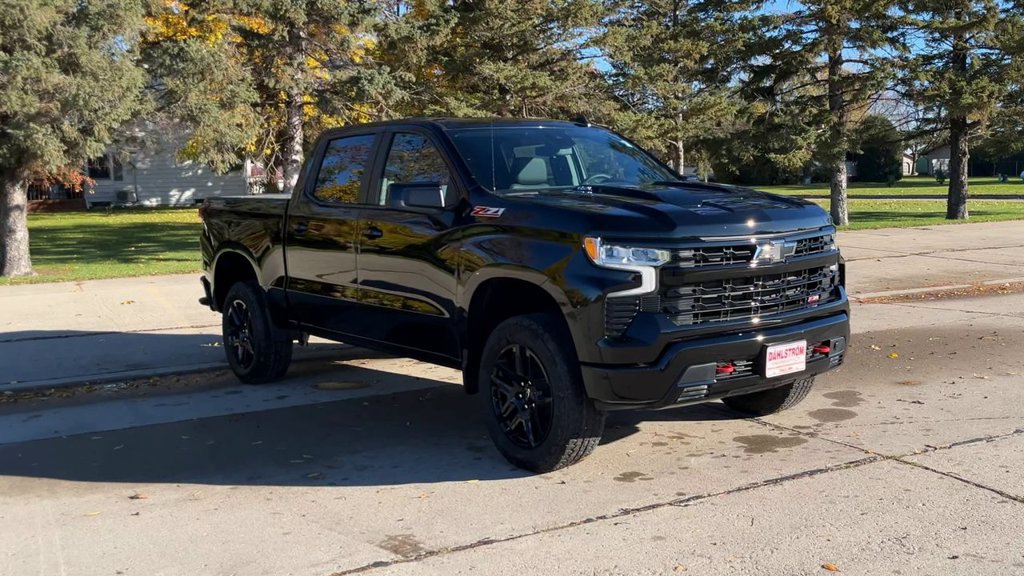 2026 Chevrolet Silverado 1500 LT Trail Boss - Photo 2
