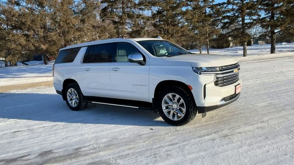 Used 2021 Chevrolet Suburban Premier with VIN 1GNSKFKDXMR237058 for sale in Oslo, Minnesota