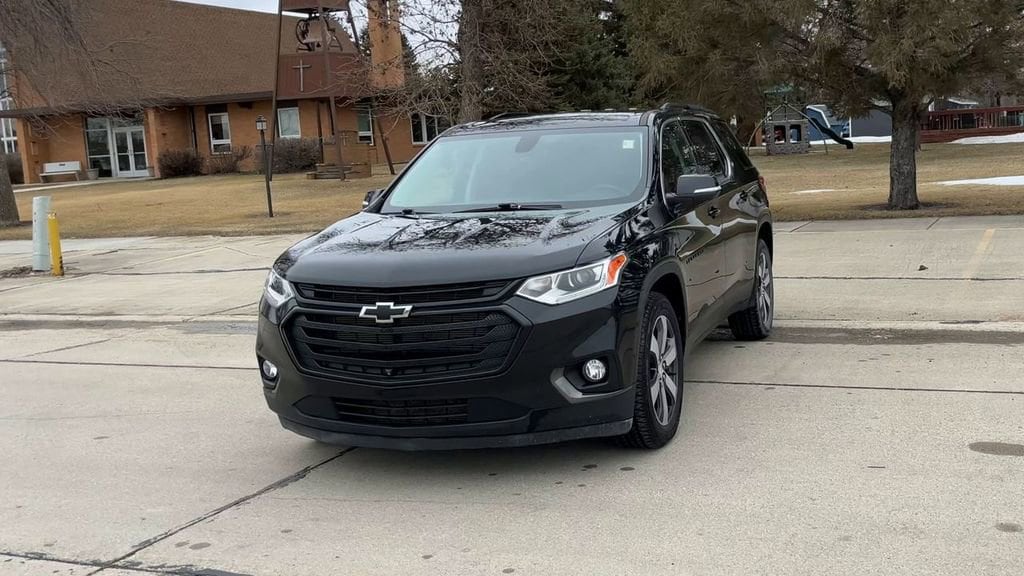 Used 2021 Chevrolet Traverse 3LT with VIN 1GNEVHKW9MJ120121 for sale in Oslo, Minnesota