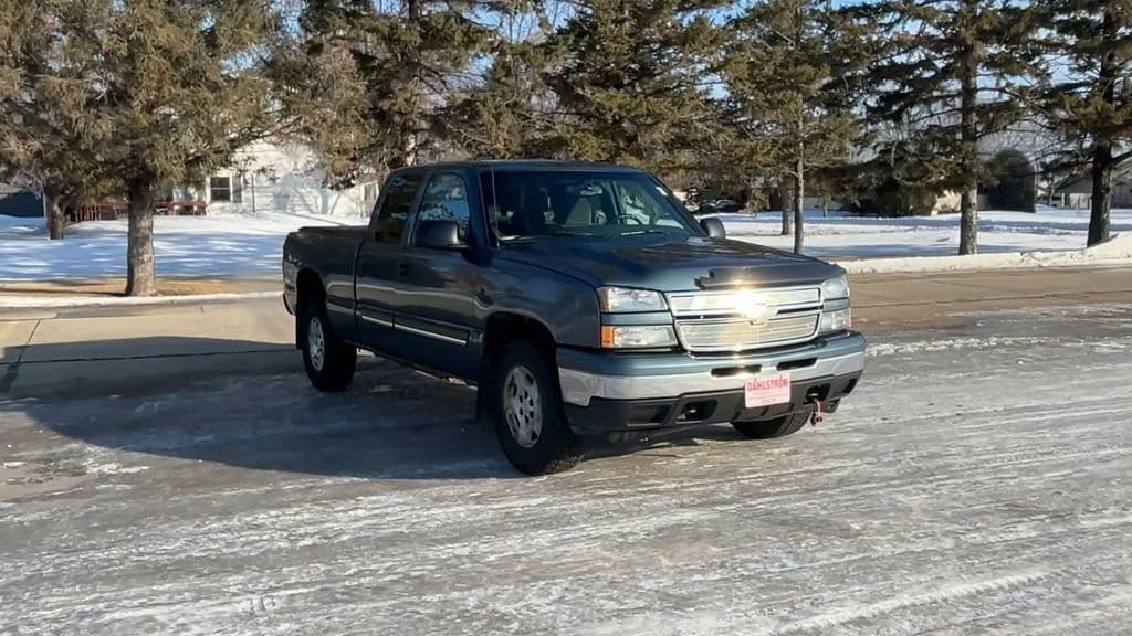 Used 2007 Chevrolet Silverado Classic 1500 LT1 with VIN 1GCEK19Z37Z204899 for sale in Oslo, Minnesota