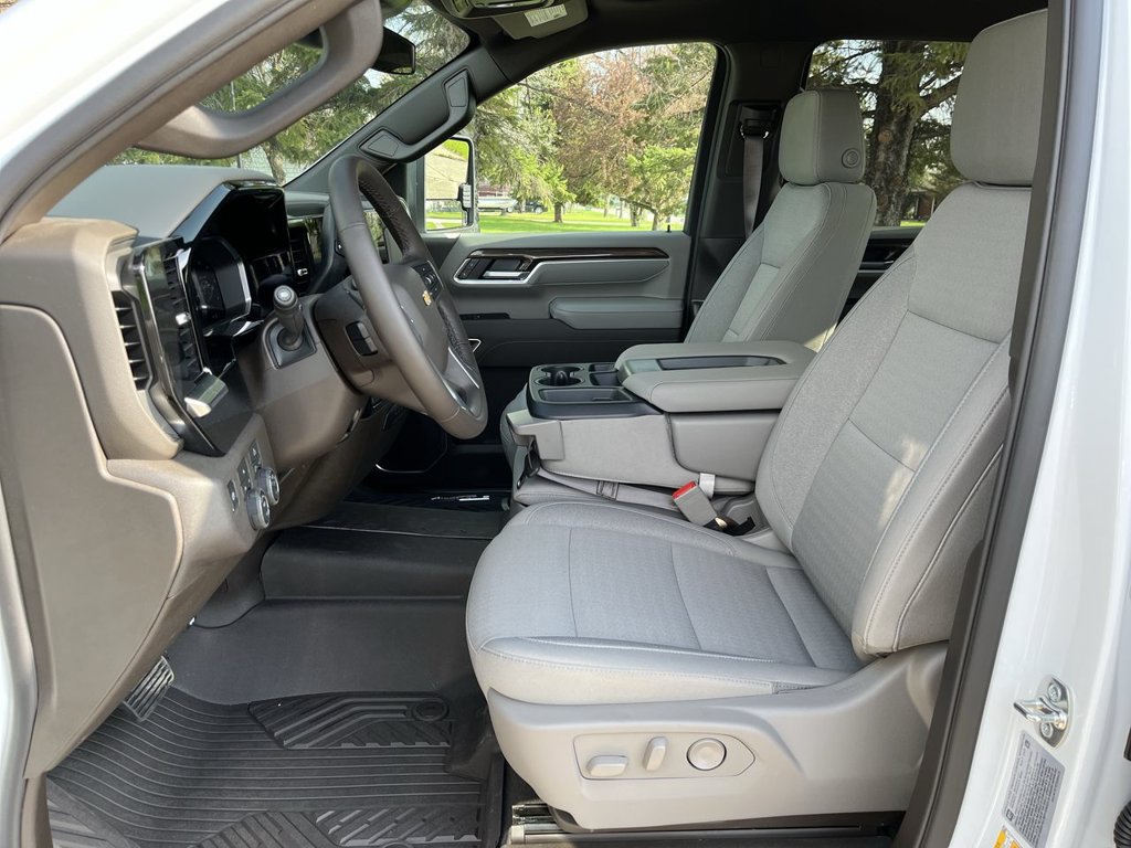 2026 Chevrolet Silverado 3500HD LT - Photo 11