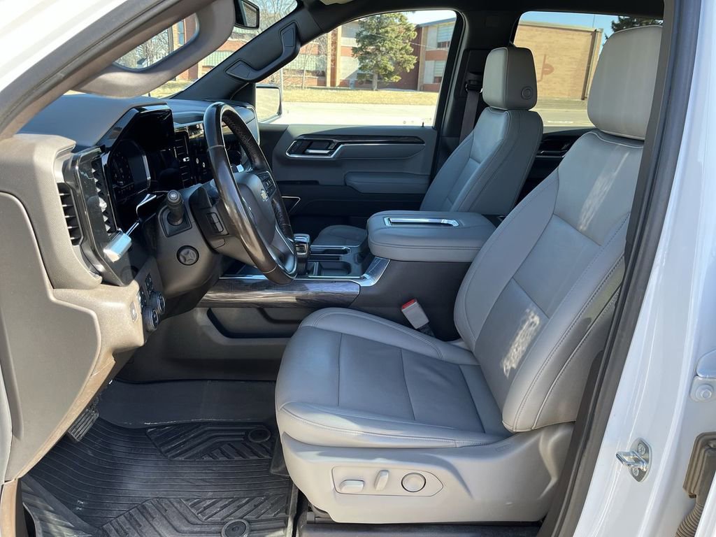 2022 Chevrolet Silverado 1500 LTZ - Photo 15