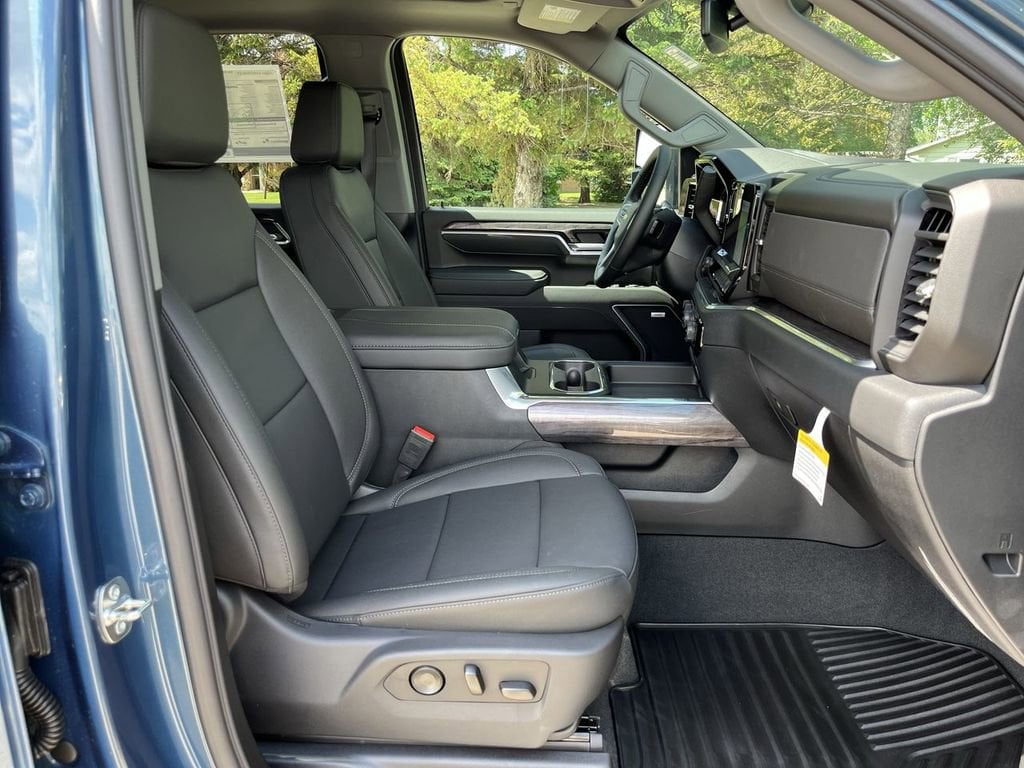 2026 Chevrolet Silverado 3500 HD LTZ - Photo 23