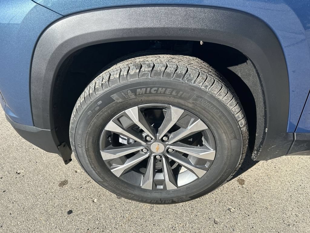2027 Chevrolet Equinox LT - Photo 10