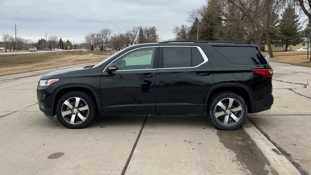 Used 2021 Chevrolet Traverse LT Leather SUV