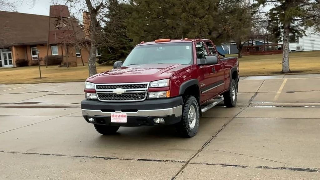 Used 2005 Chevrolet Silverado 2500HD LT with VIN 1GCHK29275E231310 for sale in Oslo, Minnesota