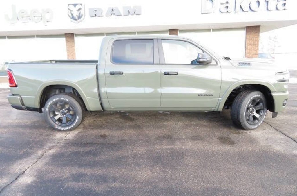 New 2026 Ram 1500 BIG HORN CREW CAB 4X4 5'7 BOX Pickup