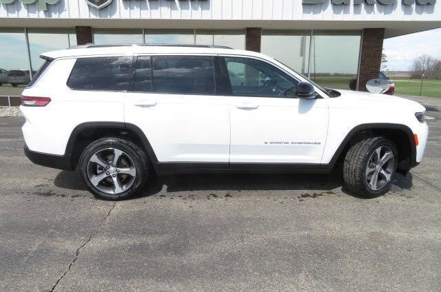 2026 Jeep Grand Cherokee L Limited 4x4's photo