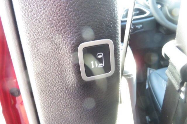 2026 Chrysler Pacifica Select - Photo 15