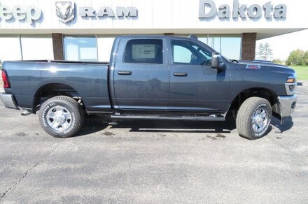 2026 Ram 2500 TRADESMAN CREW CAB 4X4 6'4 BOX Pickup