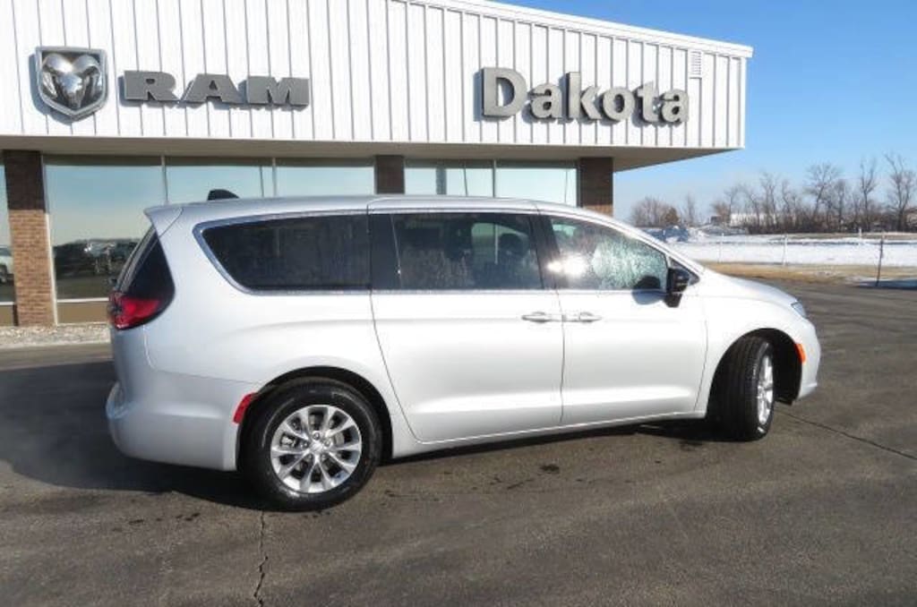 New 2026 Chrysler Pacifica SELECT AWD Passenger Van