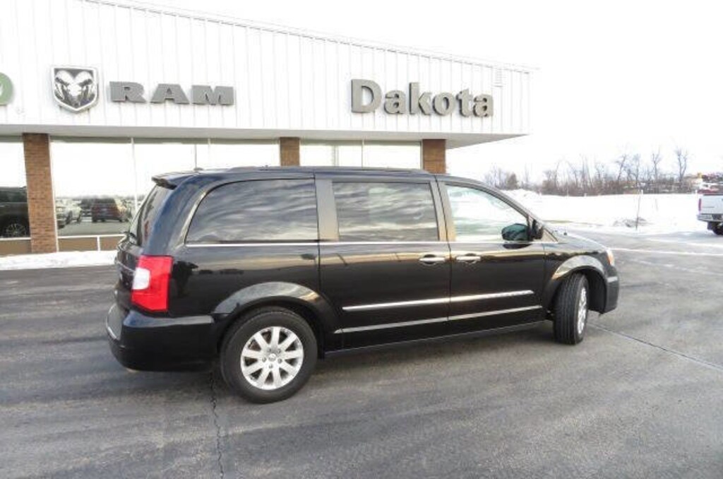 Used 2016 Chrysler Town & Country Touring Van LWB Passenger Van