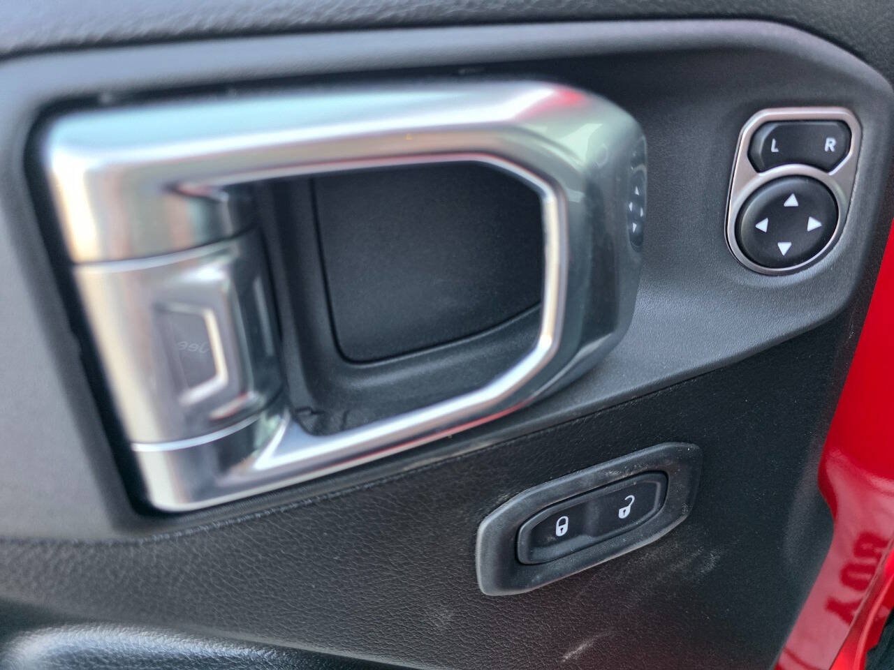2026 Jeep Wrangler 4-Door Willys - Photo 11