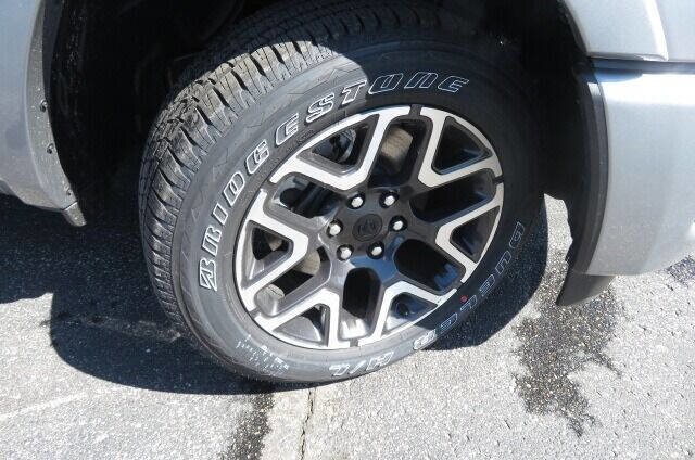 2025 Ram 1500 Laramie photo 3