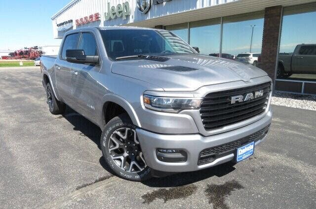 2025 Ram 1500 Laramie photo 4