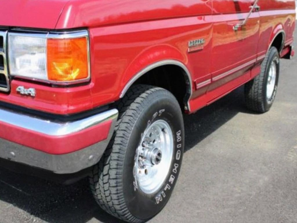 Used 1991 Ford Bronco Custom 2dr 4WD SUV