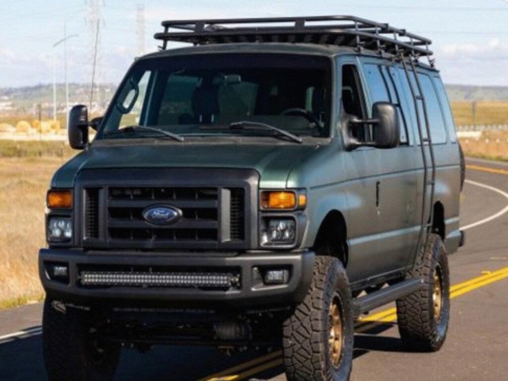Used 2009 Ford E-350 Super Duty  Wagon Extended Wagon