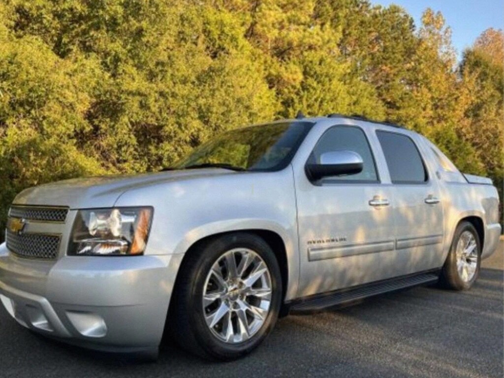 Used 2013 Chevrolet Avalanche LT Black Diamond Truck Crew Cab