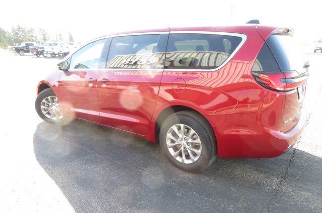 2026 Chrysler Pacifica Select - Photo 7