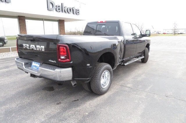 2026 RAM 3500 Tradesman - Photo 9