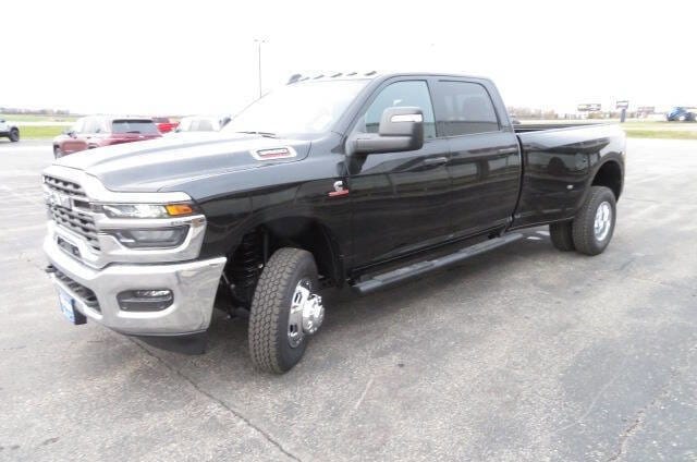 2026 RAM 3500 Tradesman - Photo 6