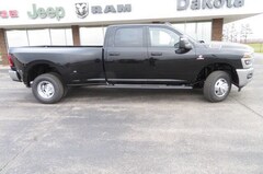 2026 Ram 3500 TRADESMAN CREW CAB 4X4 8' BOX Pickup